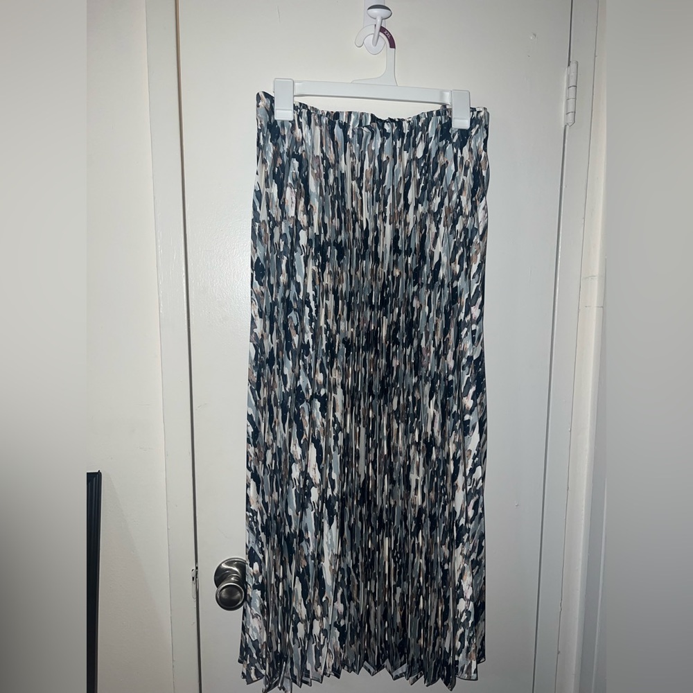 Patterned midi skirt